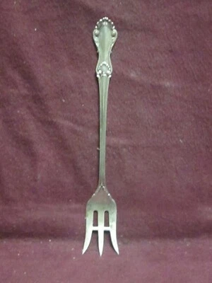 Horquilla de pepinillo mango corto Sterling Whiting GEORGIAN SHELL 5 5/8" 14 g sin mono Foto 1 de 4