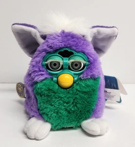 Tiger Electronics Furby Babies 1999 muy púrpura, púrpura y verde G2 no funciona - Imagen 1 de 9