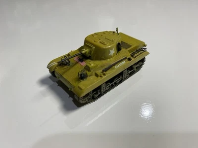 Tanque ligero aerotransportado langosta M22 modelo Segunda Guerra Mundial de aproximadamente 2,25 pulgadas de largo Foto 1 de 2