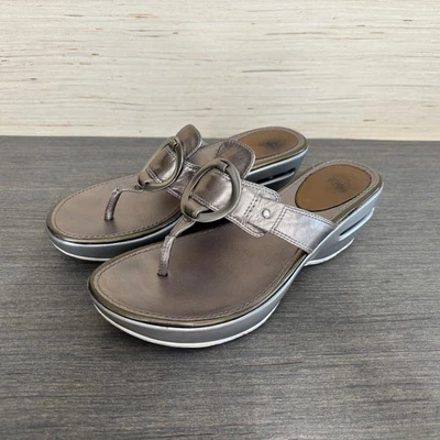 Sandalias informales de cuña Cole Haan Air para mujer talla 7,5 B doradas y plateadas Foto 1 de 4