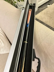 Canon Snooker Cue and Case 2 Piece Pool Snooker Cue - Picture 1 of 6