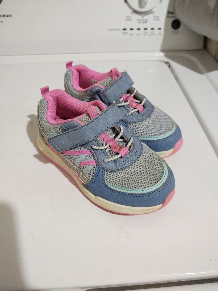 Zapatilla deportiva Munchkin Stride Rite Becker rosa azul plata niñas pequeñas  Foto 1 de 1