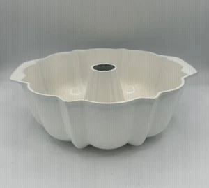 Nordic Ware 12 Cup Heavy Cast Aluminum Bundt Brand Fluted Tube Baking Pan White - Picture 1 of 11