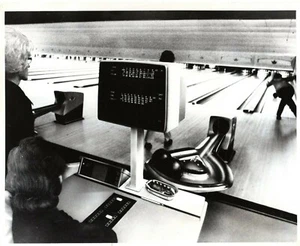 FUTURE PHOTO (1973) RCA No Hands Scoring For Bowlers Caption (Future Report* - Picture 1 of 2