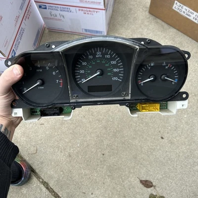Speedometer Cluster 186K Miles MPH Fits 2000 JAGUAR XK8 OEM - Image 1 of 4