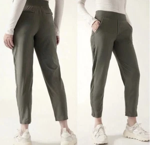 Athleta Brooklyn Knöchelhose moosolivgrün Wandern Taschen Größe 2 gebraucht, in einwandfreiem Zustand - Bild 1 von 5