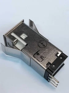 Master Especialties 90C3A0C5 Push Button Switch Body 8542  - Picture 1 of 4