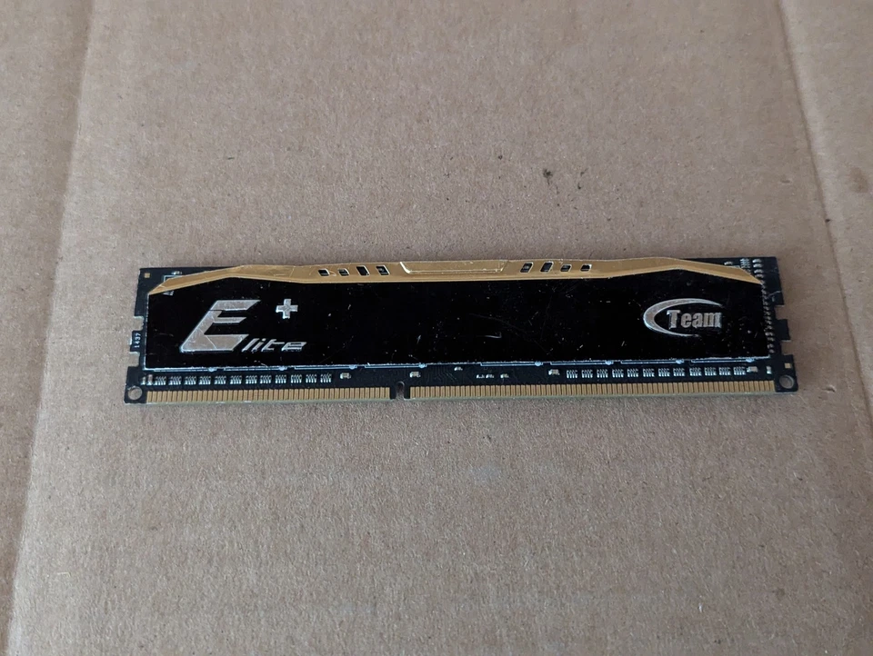TEAM ELITE+ 8GB TPD38G1600HC11BK X1 DDR3 1600MHZ CL11 DIMM GAMING RAM B6-3(13) - Image 1 of 3