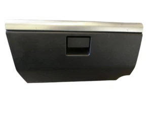 Guantera Land Rover LR2 08-15 OEM negra con moldura plateada 6H52-06015-AEW - Imagen 1 de 3