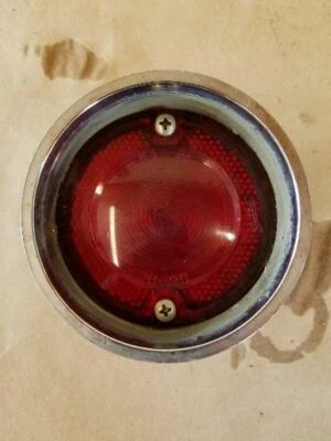 Oldsmobile Cutlass F85 1962 luz trasera Foto 1 de 4