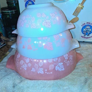 VTG PYREX USA MIXING BOWL SET GOOSEBERRY PINK & WHITE 442 443 444 GOOD USED - Picture 1 of 21