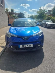 Toyota c-hr hybrid automatic 2019 (1.8 VVT-h Dynamic) - Picture 1 of 9