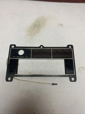 Новый из старых запасов оригинальный производитель 1977-1984 Buick LeSabre Electra радио ободок приборной панели отделка панели - Изображение 1 из 4