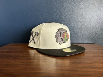 Gorra New Era 59Fifty Chicago Blackhawks ajustada blanca/negra, talla 7 1/2 Foto 1 de 2
