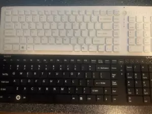 Sony VAIO Wireless Keyboard Model VGP-WKB11 - Picture 1 of 3