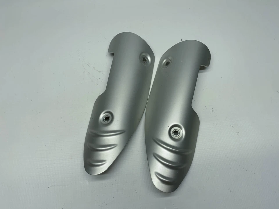 Triumph Speed Triple 1050 Auspuff Hitze Schild Schutz Exhaust Heat Shield (2) 06 - Imagem 1 de 4