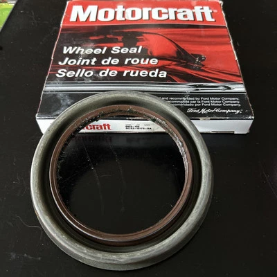 NUEVO sello de rueda trasera Motorcraft BRS-110 Ford F-450 F-550 DRW Super Duty 1999-2016 Foto 1 de 4