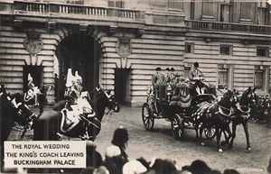 CP ROYAL WEDDING KING'S COACH LEAVING BUCKINGHAM PALACE - 23721 - Afbeelding 1 van 2