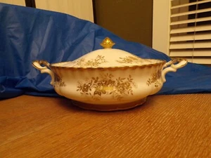 Royal Albert "Antoinette" Bone China England Handled Round Vegetable Dish w/Lid - Picture 1 of 10