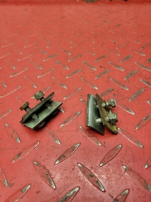 Soportes de montaje de faros Bultaco Alpina 1975 vintage para oreja de faros de goma Foto 1 de 4