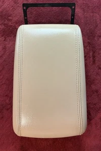 06-11 Cadillac DTS/Buick Lucerne Center Console Lid Armrest Cashmere w/Storage - Picture 1 of 22