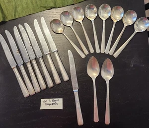 Silverplated ART DECO STYLE silverware W.m. A. ROGERS TRIPLE PLATE SOUP SPOONS - Picture 1 of 14