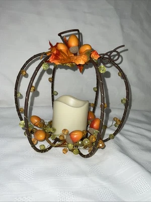 Calabaza decorada en otoño de metal Foto 1 de 3