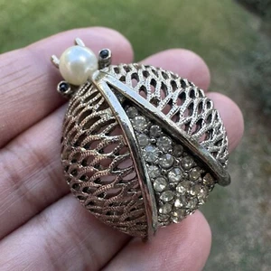 VTG Bug Ladybug Brooch Pin Crystal Rhinestones Faux Pearl Texture Gold Tone 1.5" - Picture 1 of 9