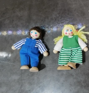 Juego de 2 figuras de madera para casa de muñecas Melissa & Doug para niños y niñas juguetes muñecas - Imagen 1 de 7