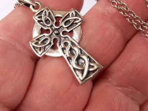 Collana con ciondolo croce di San Martino stilizzata in argento sterling antico vintage. - Foto 1 di 22