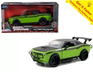 Coches de paseo de Hollywood Fast and Furious 08 Dodge Challenger SRT8 R/R escala 1:32 - Imagen 1 de 6