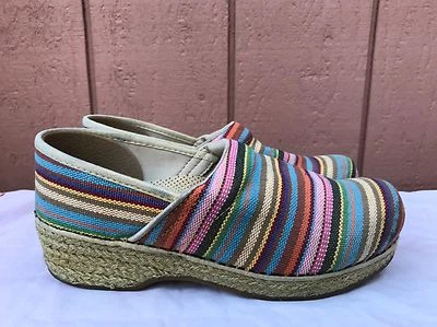 Zuecos ocupacionales veganos de lona a rayas arco iris US 8 EUR 39 USADOS EN EXCELENTE ESTADO DANSKO para mujer Foto 1 de 4