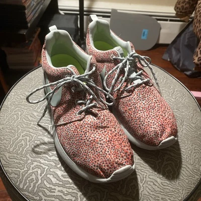 Nike Roche Run Cheetah Running Shoes Women Size 8 Athletic Sneakers 599432-800 - Image 1 of 4