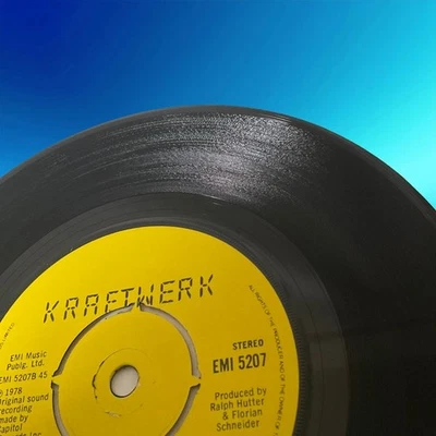 Kraftwerk - The Model / Computer Love - 7" Vinyl Single EX 1978 EMI A1/B1 Matrix - Image 1 of 4