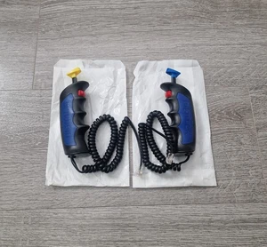 2 x Carrera Digital 132 / 124 Handregler Geschwindigkeitsregler mit Kabel - Bild 1 von 1