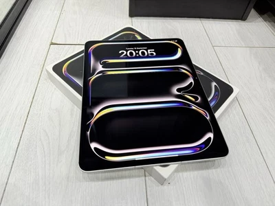 Apple iPad Pro 13" 2024 M4 - 512GB Wi-Fi & Cellular 5G - Unlocked - Silver - Image 1 of 4