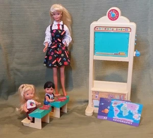 Teacher Barbie w/Students & Accessories Set 1995 #13914 No Box - Picture 1 of 1