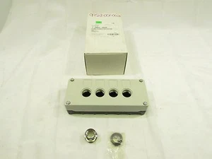 SIEMENS 3SB02-SM40 TASTERSTATION 4-LOCH 22mm ***Neu in OVP*** - Bild 1 von 1
