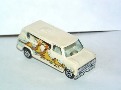 Van personalizada vintage Yatming Volcano **LUZ ROSA ESPECIAL** - Imagem 1 de 2