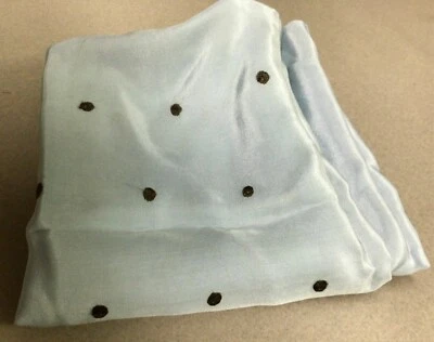 Bufanda de seda azul huevo de petirrojo vintage con puntos negros bordados, 19x38, ¡suave! Foto 1 de 4