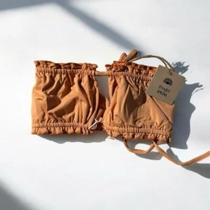 🌻NEU mit Etikett Free People x Toast Signature Rüschen Bandeau Top in Sandstein Large - Bild 1 von 13