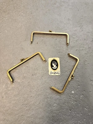 Monedero de metal de latón vintage con marco para hacer bolsas de suministros años 70 antiguo a granel Foto 1 de 4