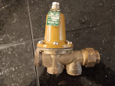 Watts LF25AUB-Z3 3/4" NPT Pressure Reducing Valve - 0009431 - Image 1 of 3