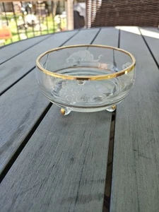 Vintage Fingerschale mit Fuß Kristall und Gold mit schönen weißen Designs - Bild 1 von 5