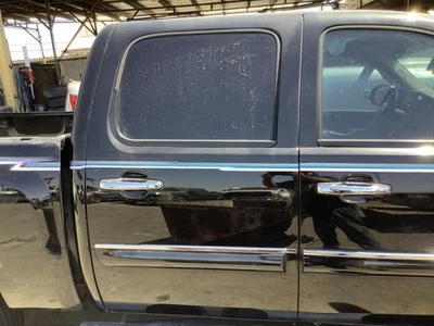 Used Rear Right Door Assembly Rear Side fits: 2013 Chevrolet Silverado 1500 pick - Image 1 of 4