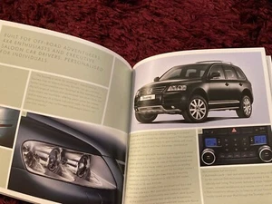 VW Touareg Prospektpaket 2007 - Sep 2006 UK Ausgabe inkl. 5.0 V10 TDi Altitude - Bild 1 von 3