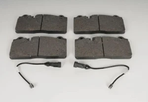 Genuine GM Front Disc Brake Pad Set with Wear Sensors 22956252 - Picture 1 of 1