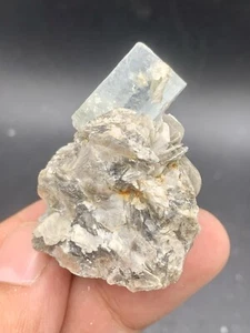 224 Carats Beautiful Aquamarine With Mica Specimen From Pakistan. - Picture 1 of 8