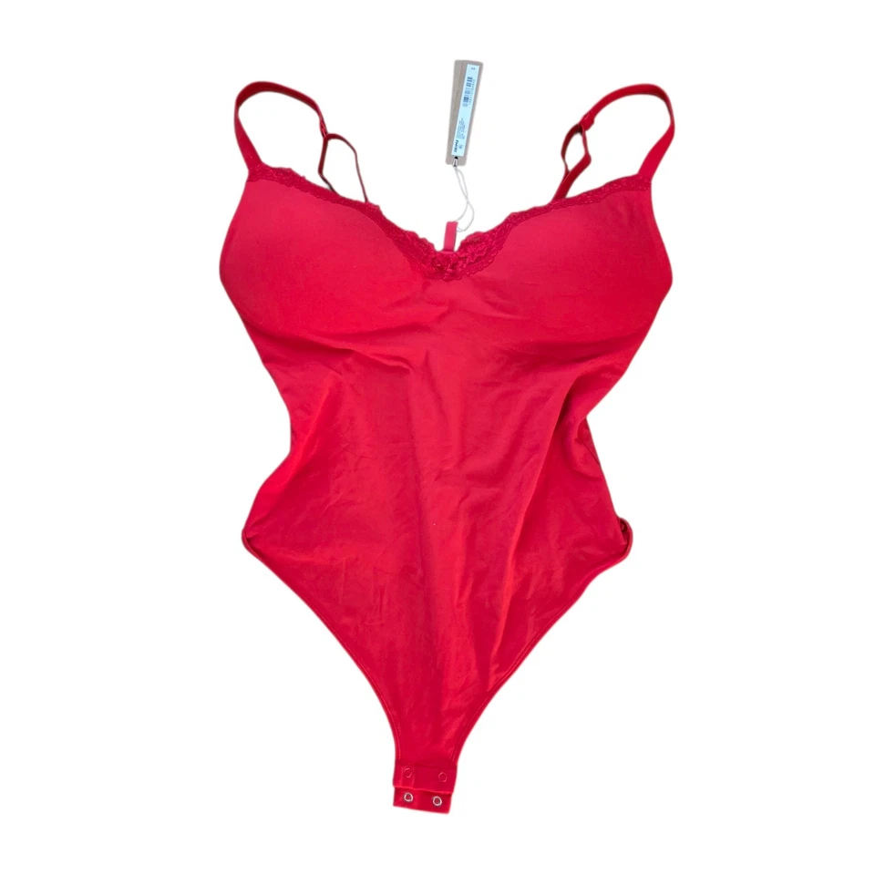 Tanga Skims Fits Everybody Renda Push-Up Vermelha Caiena Grande - Imagem 1 de 1