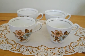 Tazas de té vintage J&G Meakin China flores rosas y azules Inglaterra ~Juego de 4 - Imagen 1 de 15